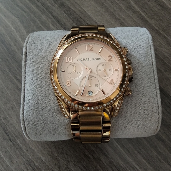 Michael Kors Rosegold watch - Picture 2 of 8